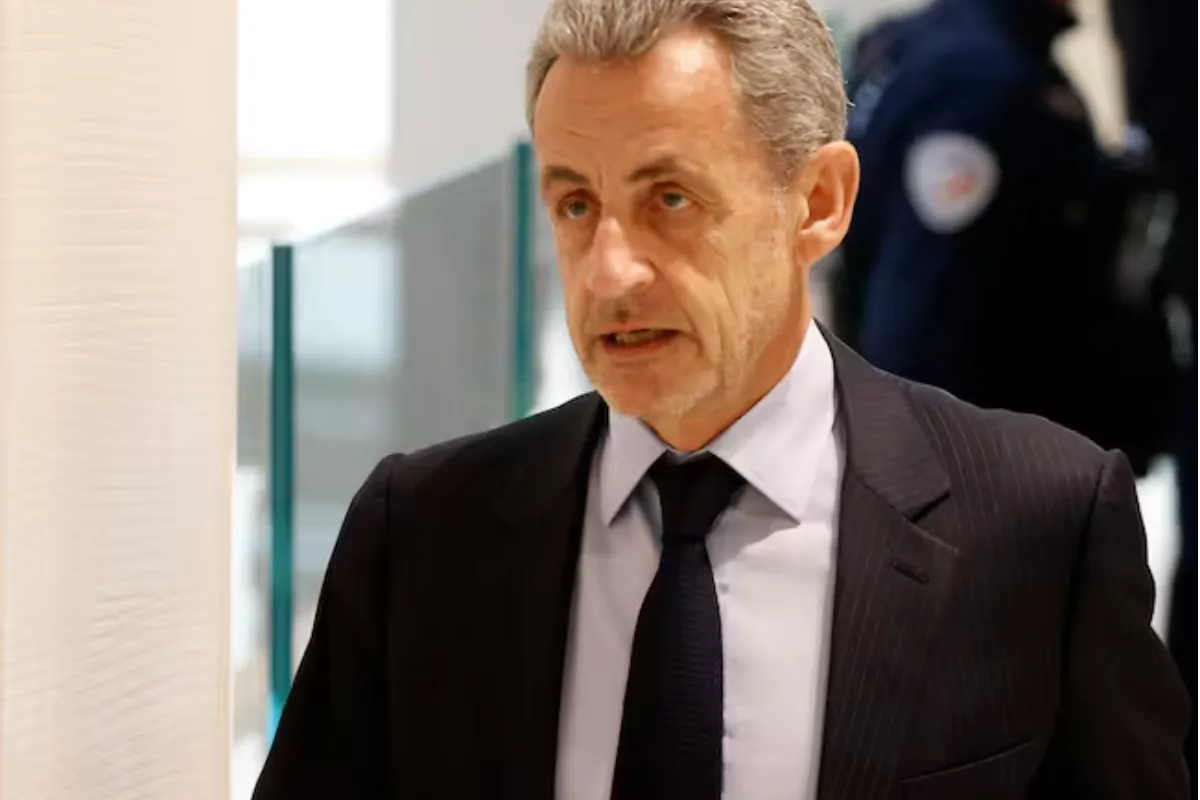 Expresidente de Francia quedó en libertad condicional