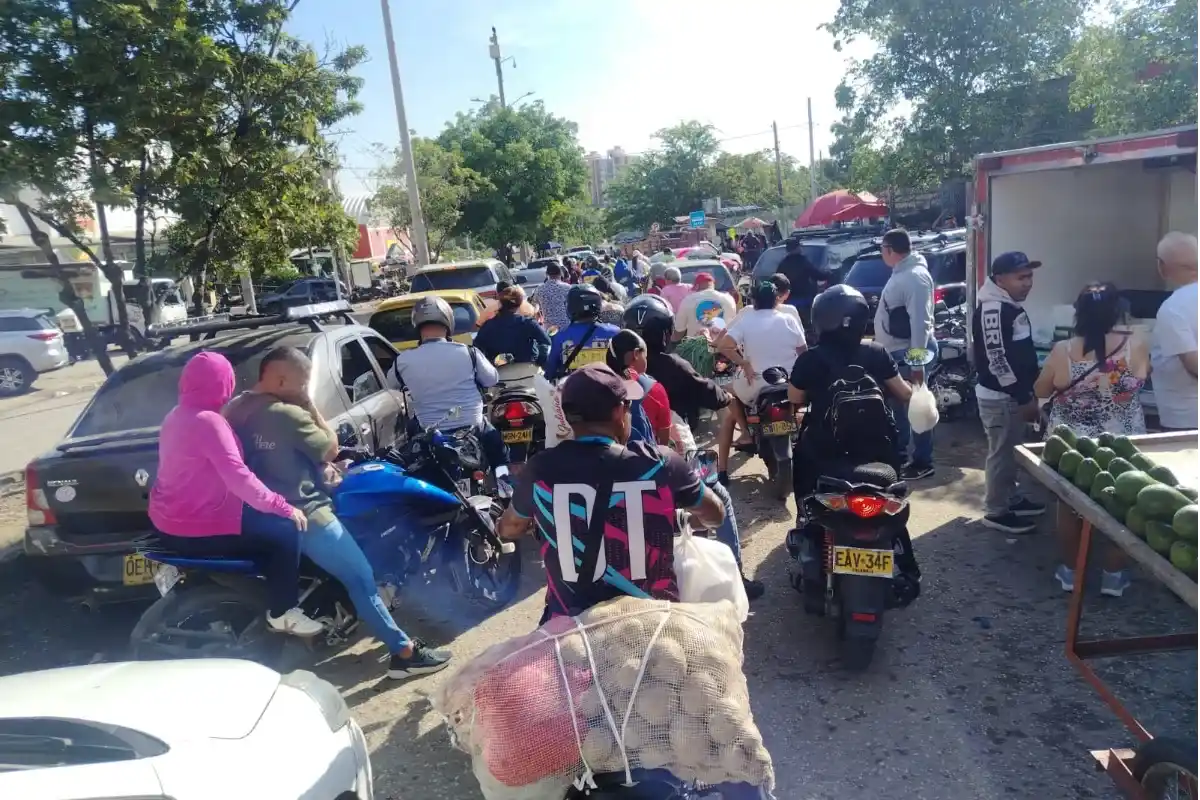 Paso por el mercado El Papayo es un solo desorden y la Alcaldía de Sincelejo no hace nada