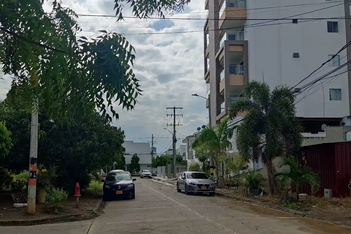 Los redujeron, se llevaron un carro y joyas