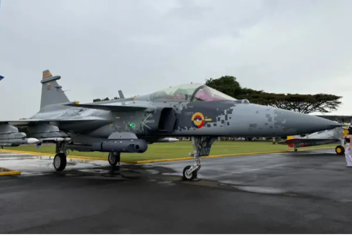 Presidente hizo oficial la compra de 17 aviones de combate Gripen