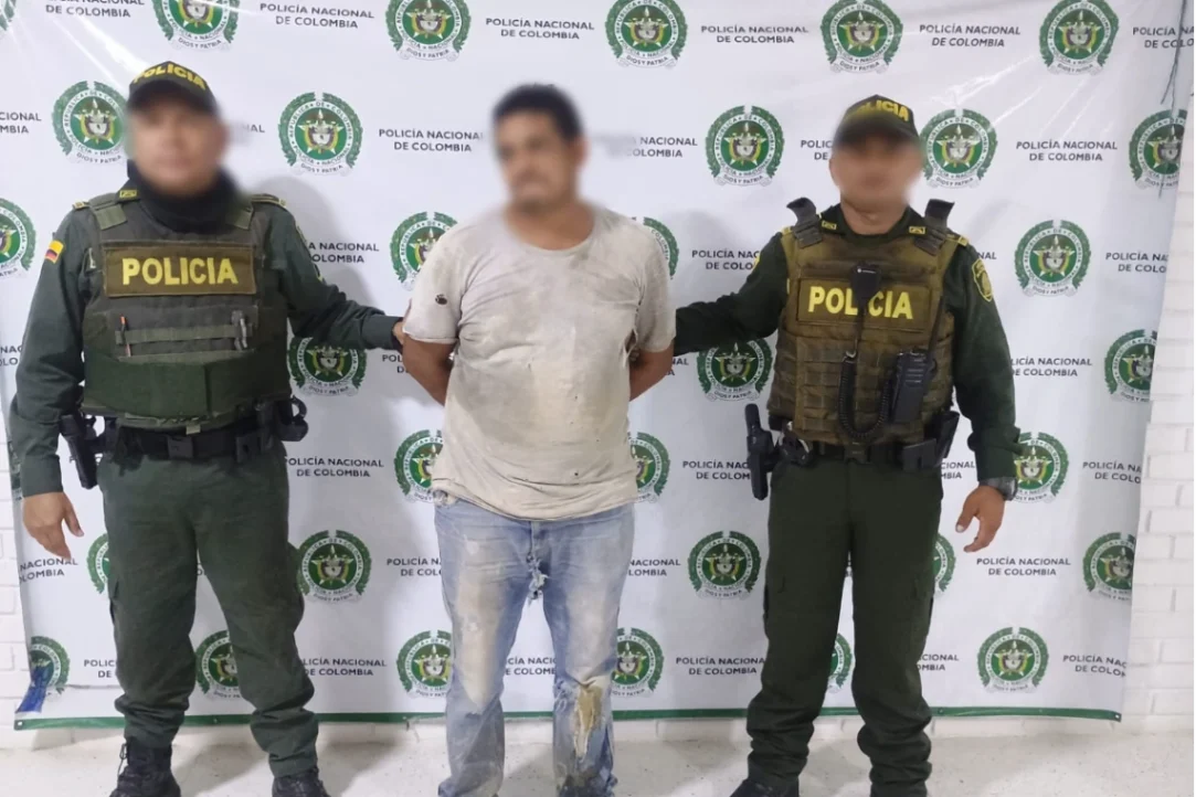 Lo cogieron por pegarle a la mujer