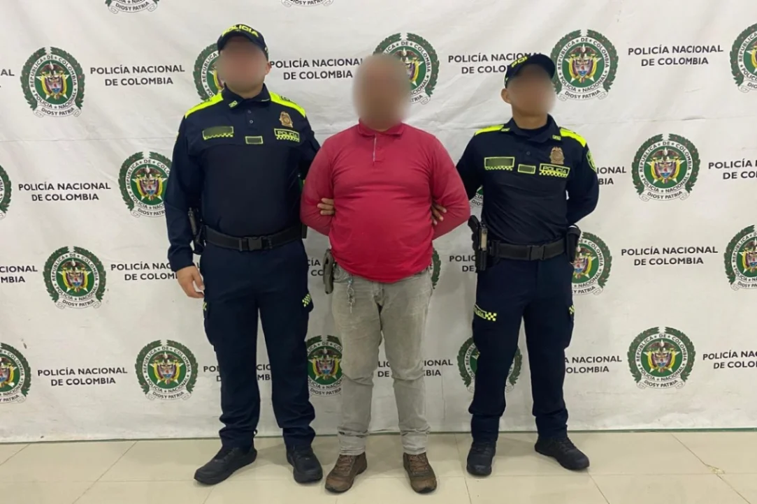 Le daba pastillas: Policía