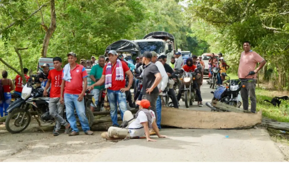 En el tercer día del paro, mojaneros siguen en pie de lucha por la vía El Cauchal- Sucre
