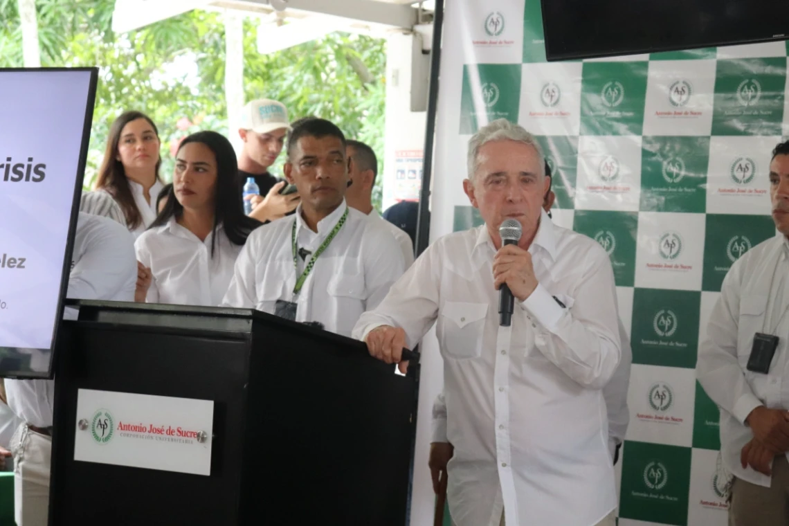 Expresidente Álvaro Uribe Vélez dialogó sobre liderazgo con los Jóvenes en Sincelejo