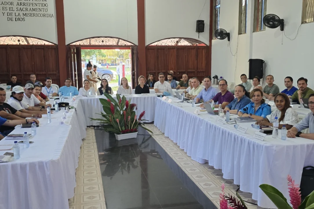 La paz total no sirve, pero gobierno insiste