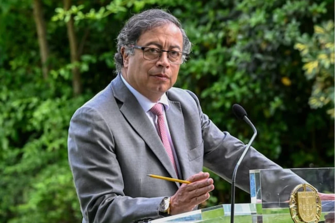 Petro sigue acusando y no aporta una sola prueba