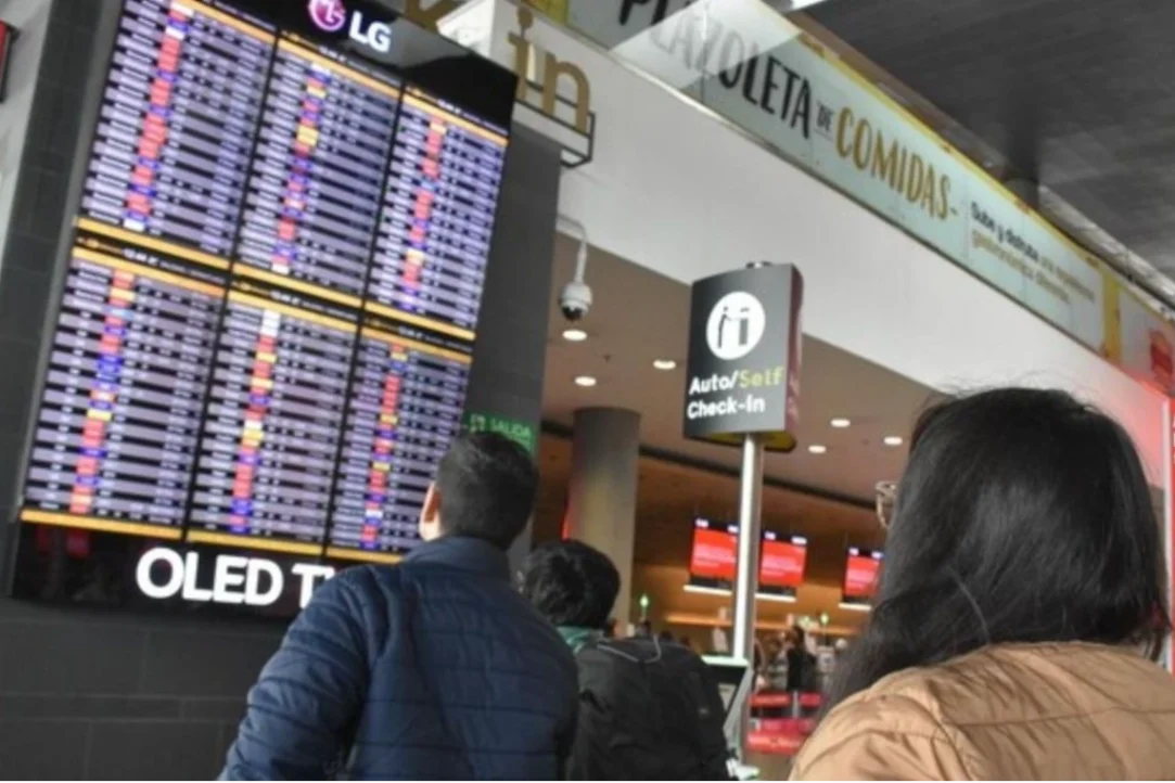 Cancelación de vuelos a Venezuela afecta a 1.500 viajeros en Colombia