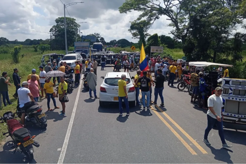 Se agudiza protesta, la ANI insiste en el peaje y la comunidad se opone