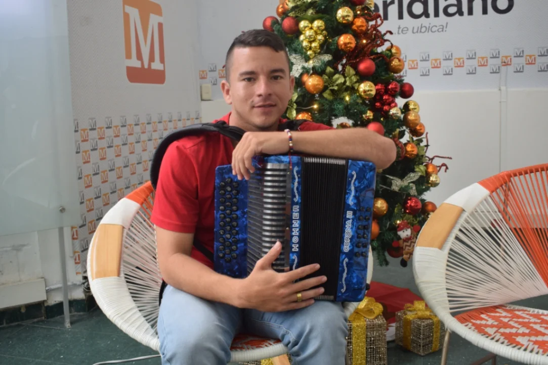 Fausto Arrieta presenta ‘Fin de Año’, un tema que resalta la unión familiar en temporada decembrina