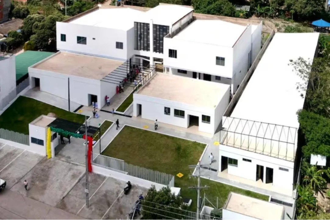 Gobernación de Bolívar inaugura centro de alta tecnología para educación minera