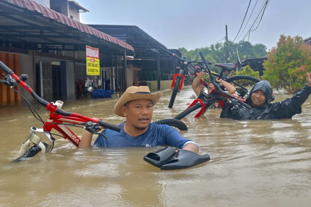 Casi 800 muertos por inundaciones en Indonesia y Tailandia