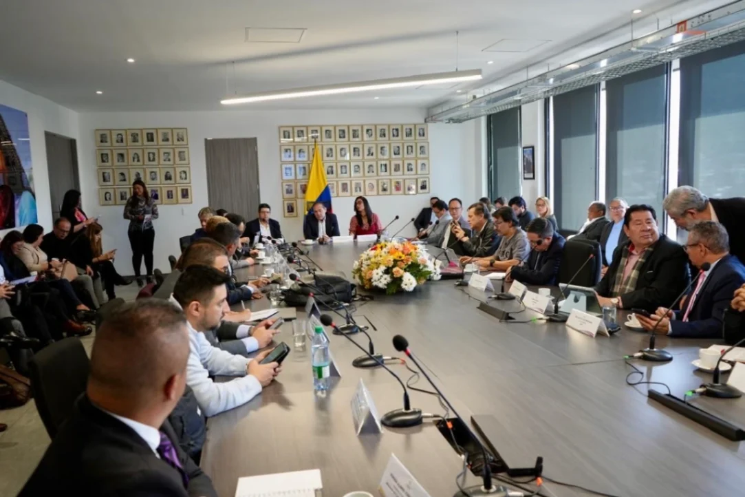 Fenalco se bajó de la discusión del salario mínimo