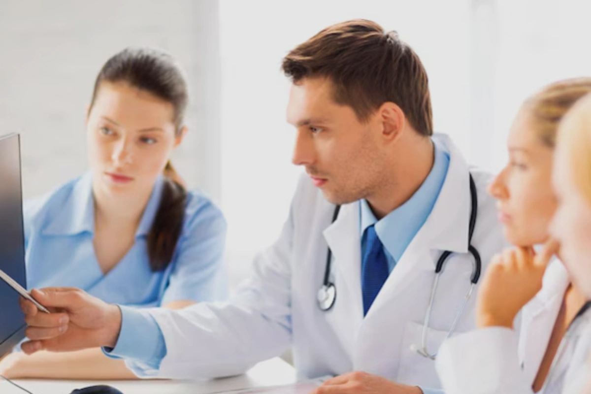 La otra cara del 3 de diciembre: el desgaste silencioso de los médicos