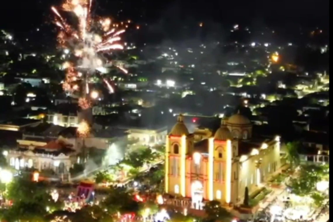 Corozal vivió el encendido navideño