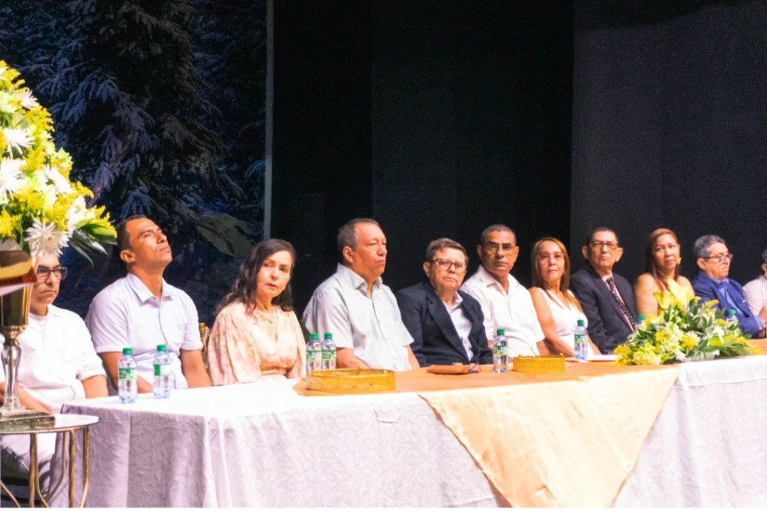 I. E. Simón Araújo graduó a 137 nuevos bachilleres en una solemne ceremonia