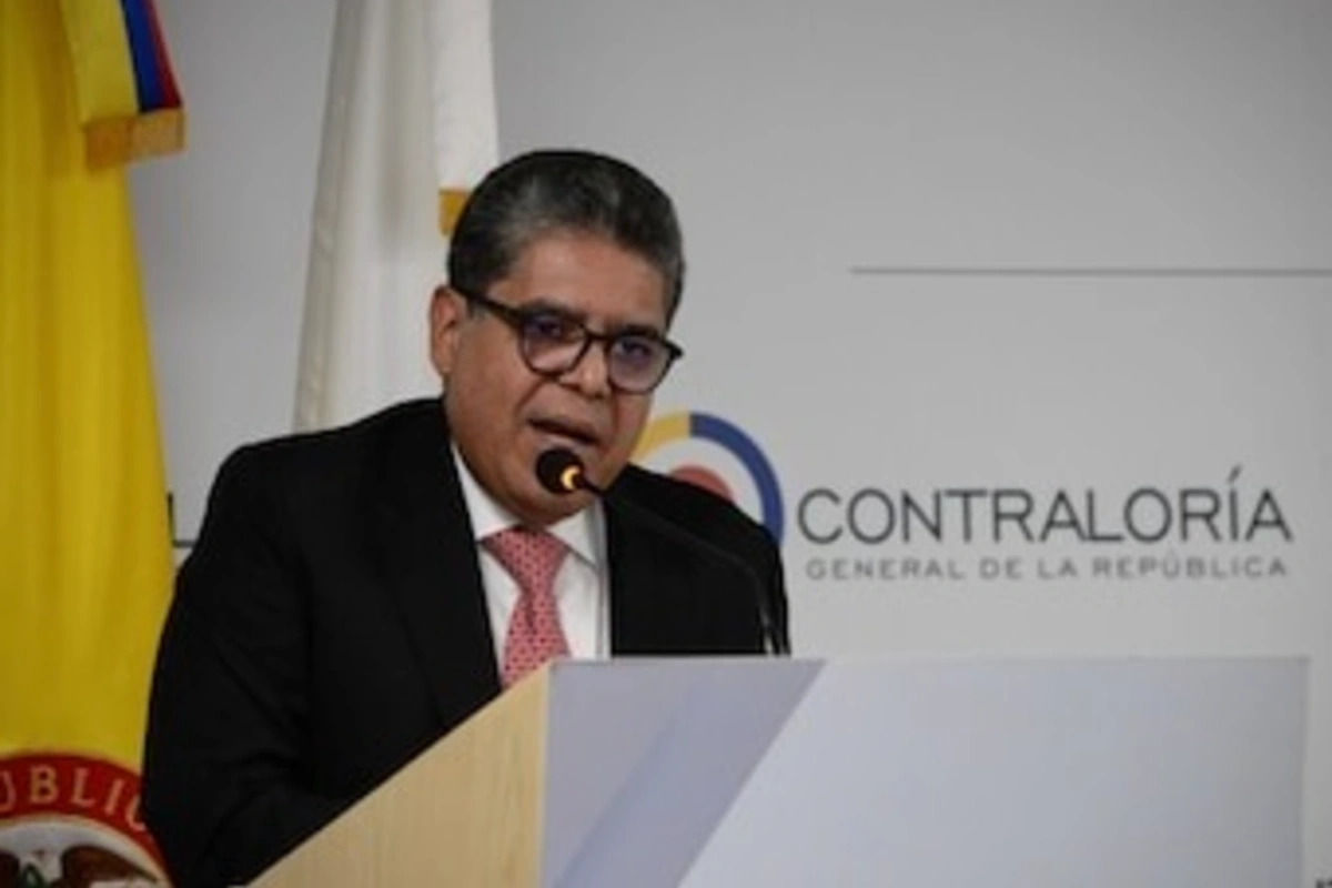 Contralor pone la lupa a compra de Gripen
