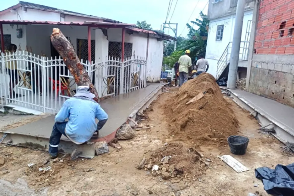 Gobernación de Bolívar avanza en la pavimentación de una calle del barrio Nueve de Abril en Cartagena