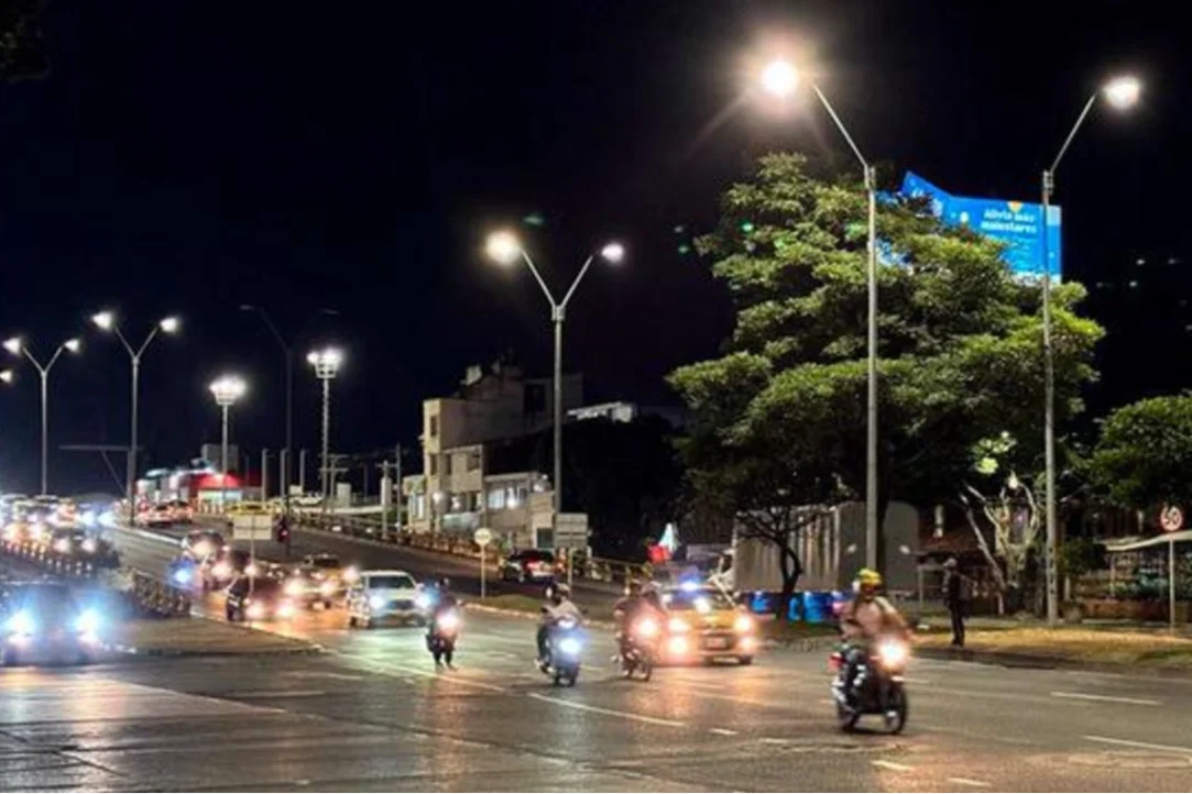 Alumbrado público de Cali en la mira de entes de control