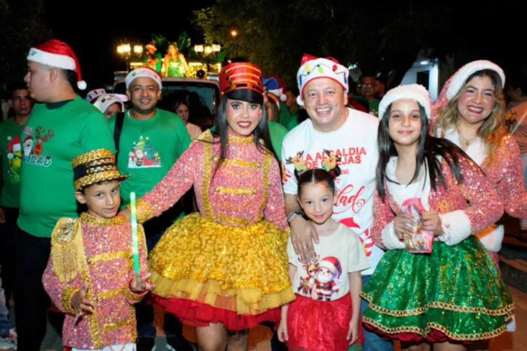 Entre luces, sonrisa y alegrías, Ovejas encendió el espíritu de la Navidad 2025