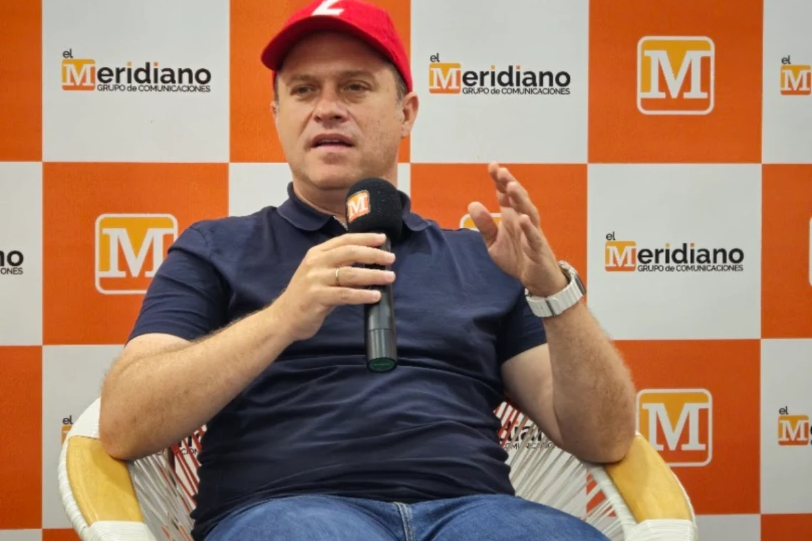 Héctor Olimpo Espinosa desiste de la presidencia, aspirará al Senado