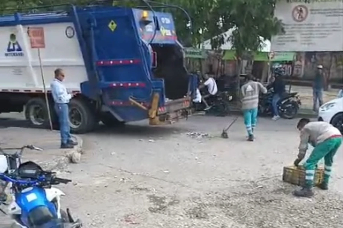 Por basuras protestaron en el barrio El Bosque