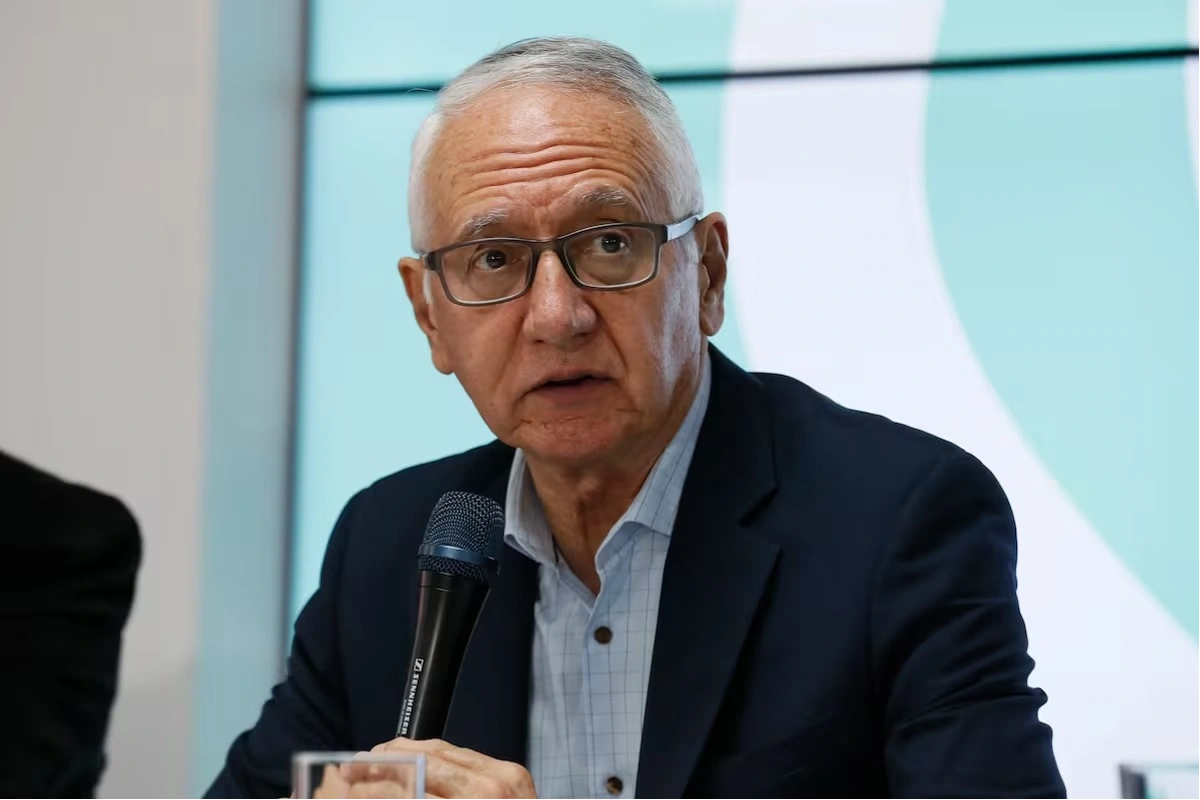 Ministro Jaramillo se desmarca de crisis en salud del magisterio que él mismo defendió