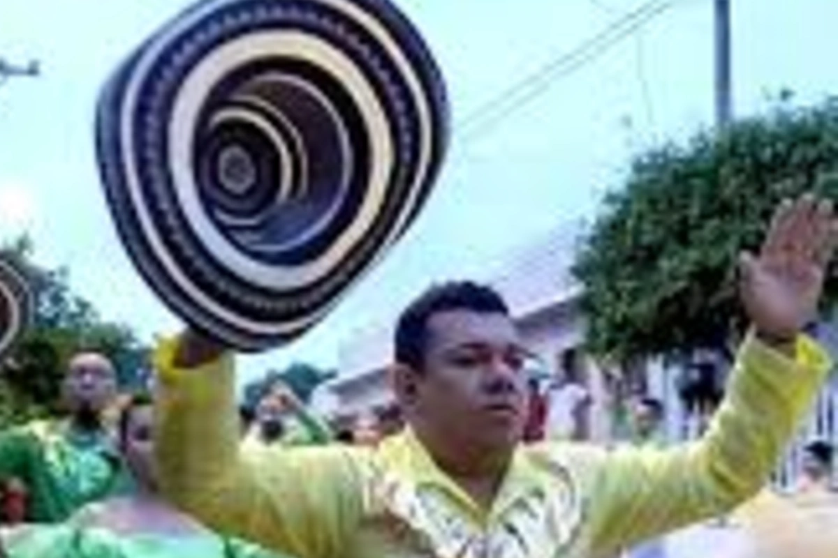 Más de 44 comparsas llenaron de folclor y color la celebración de los 249 años de Ciénaga de Oro