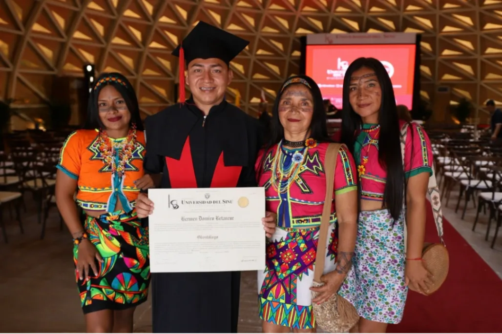 Sueño cumplido en Unisinú: Hermen Domicó Betancur, un odontólogo que honra a la comunidad Embera Katío