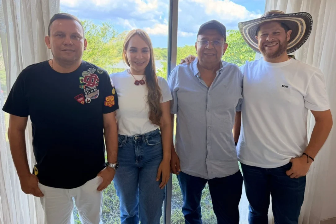 Exalcaldes de San Antero y San Andrés se suman a campaña de Martha Ruiz