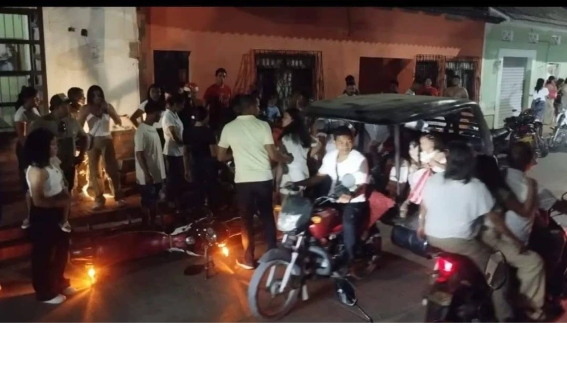 Accidente dejó a tres motociclistas heridos