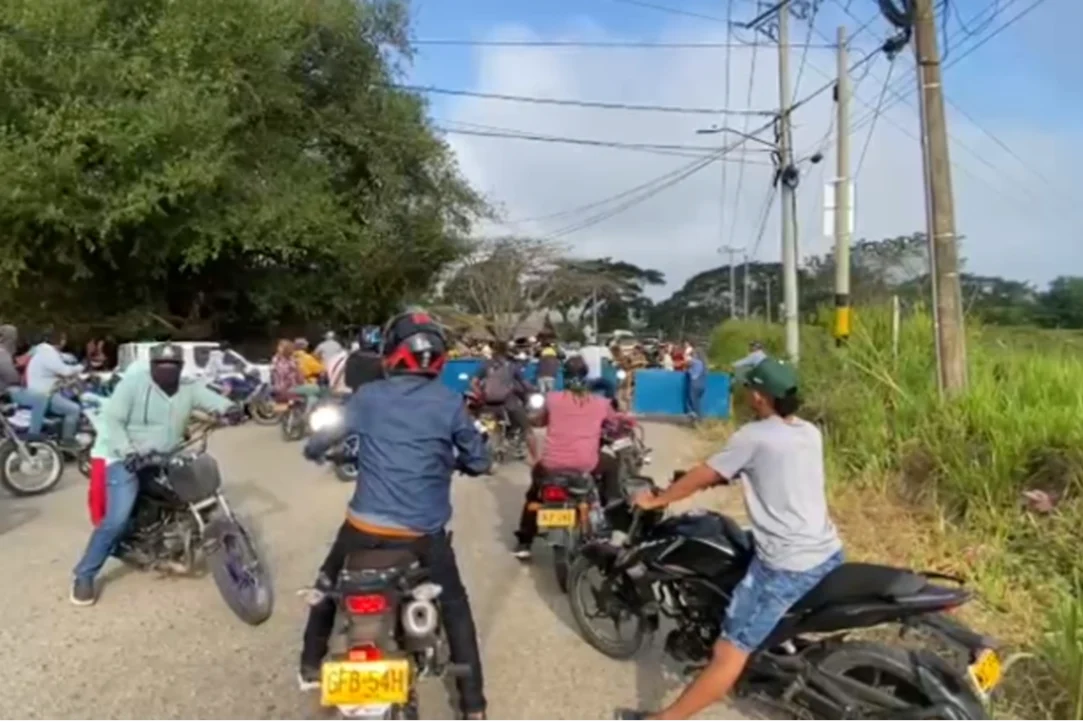 Habitantes protestaron bloqueando la vía Sincelejo - Chochó por falta de agua