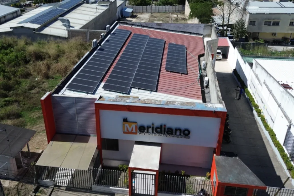 El Meridiano de Sucre apuesta por la energía solar y avanza hacia la sostenibilidad ambiental