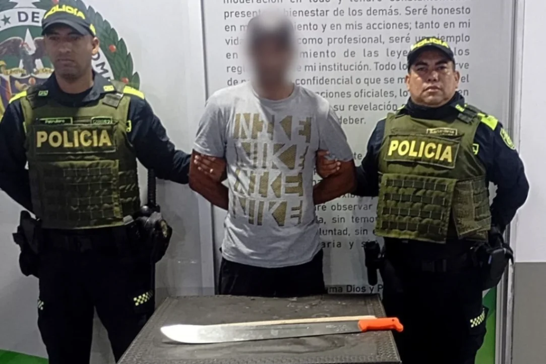 Estaría amenazando a un menor