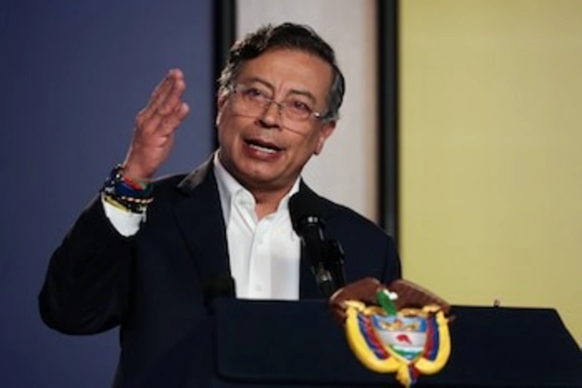 Petro reconoció a Delcy como presidenta
