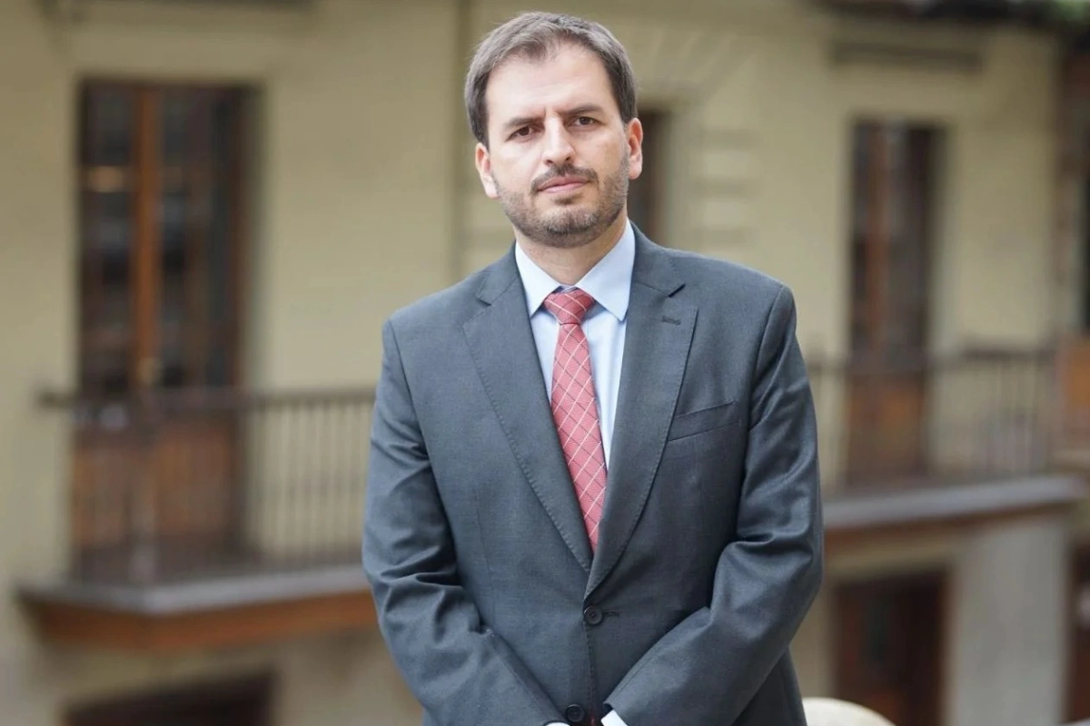 Denuncian despilfarros en Famisanar y la Adres