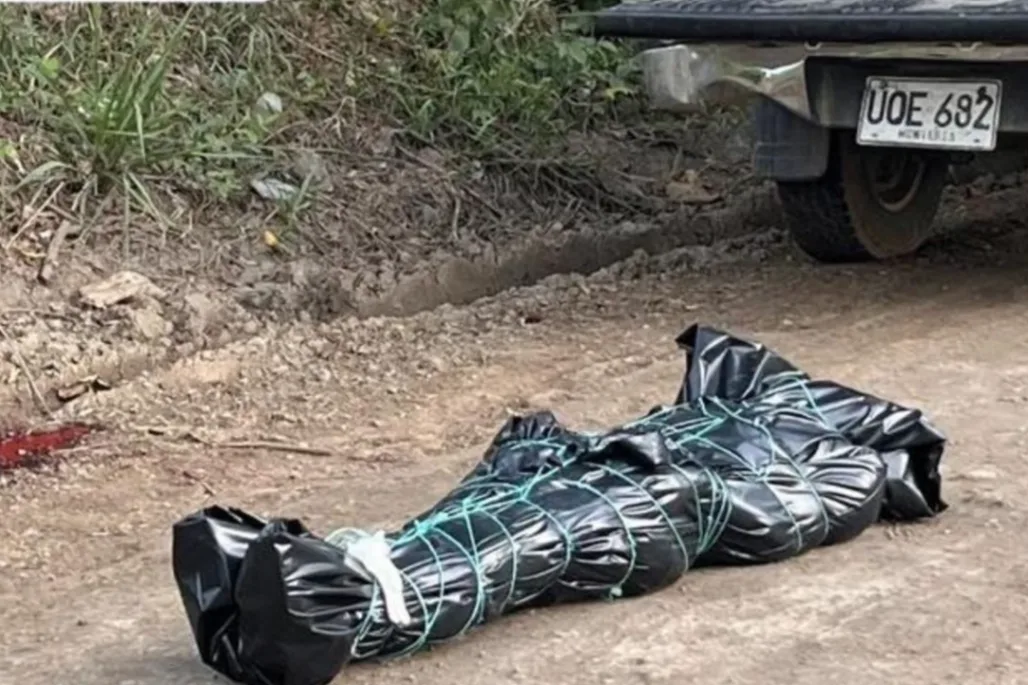 Encuentran otro cuerpo tirado y torturado