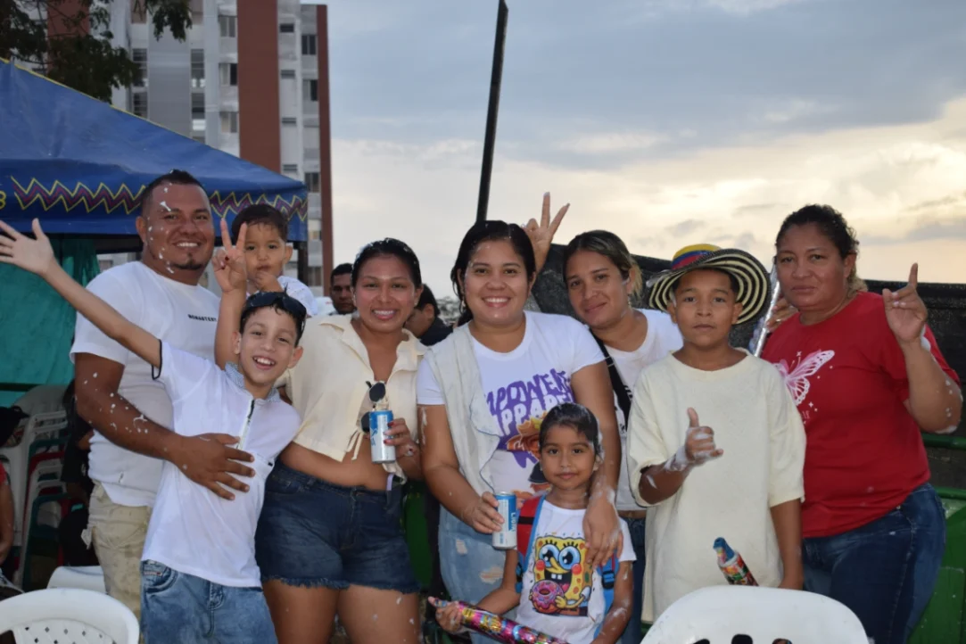 Sonrieron para las sociales de El Meridiano en el Veintenerito