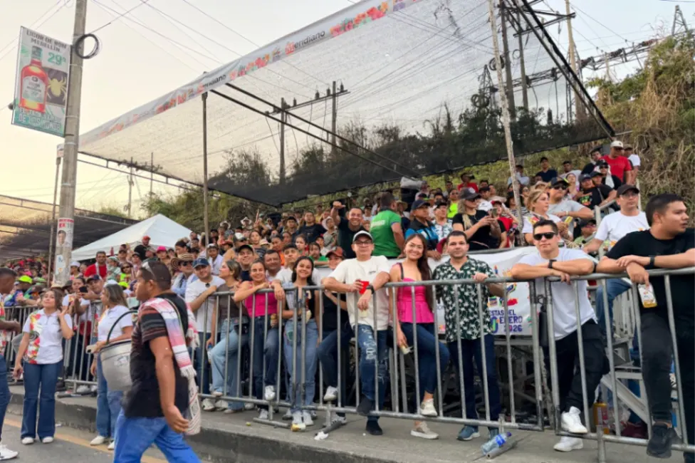 El palco de El Meridiano, el más alegre de las Fiestas del 20 de Enero