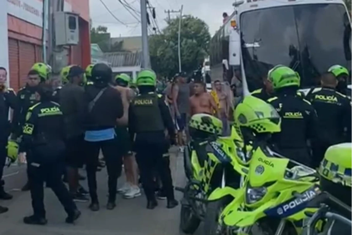 Pelea entre hinchas dejó un herido