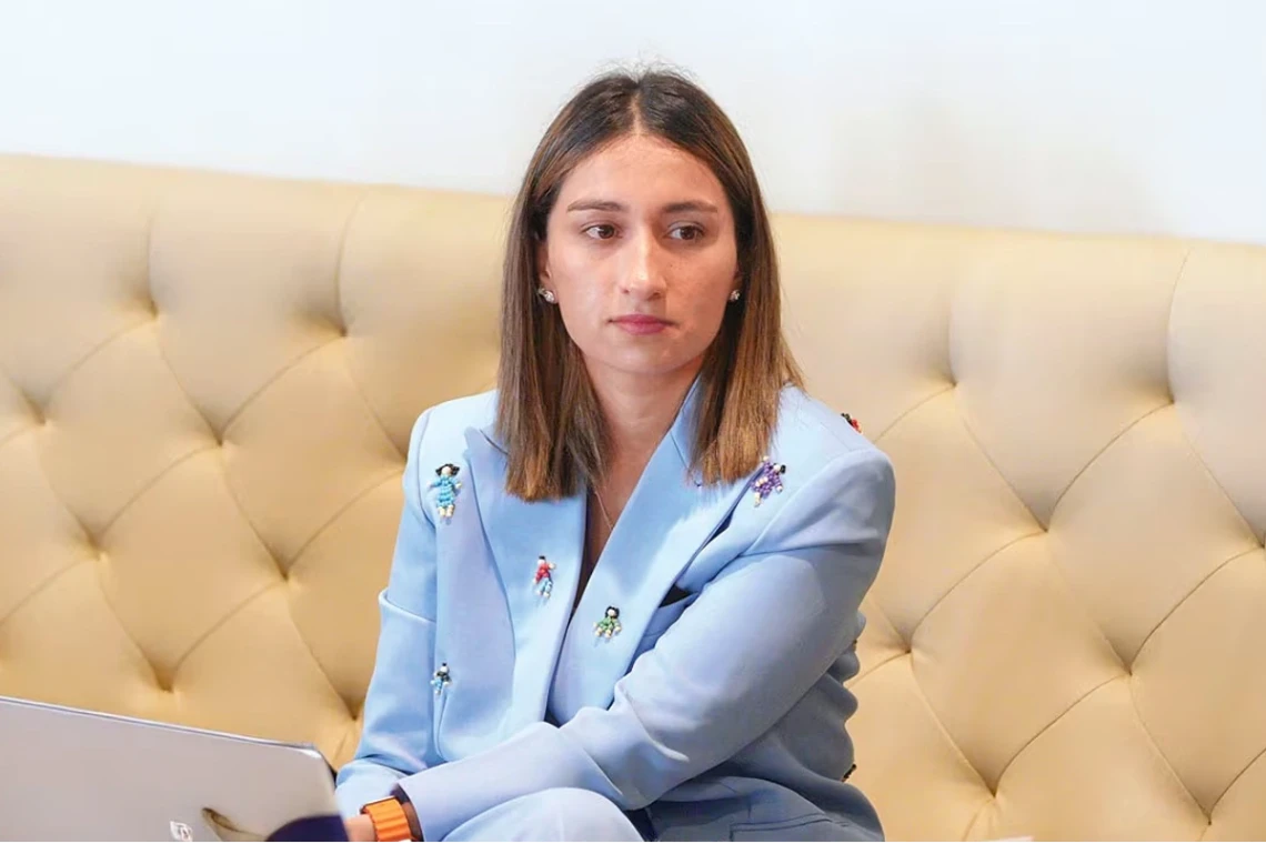 Buscan tumbar nombramiento de Sarabia como embajadora en Reino Unido