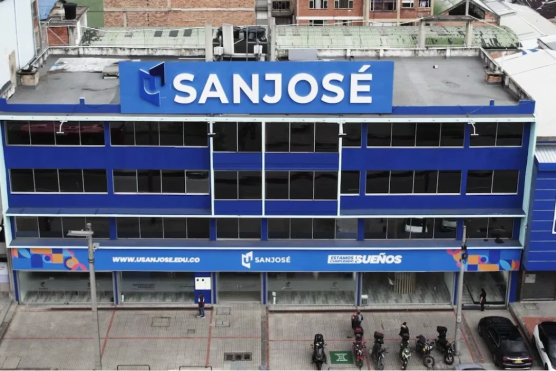 Denuncian "cartel de diplomas" en la San José