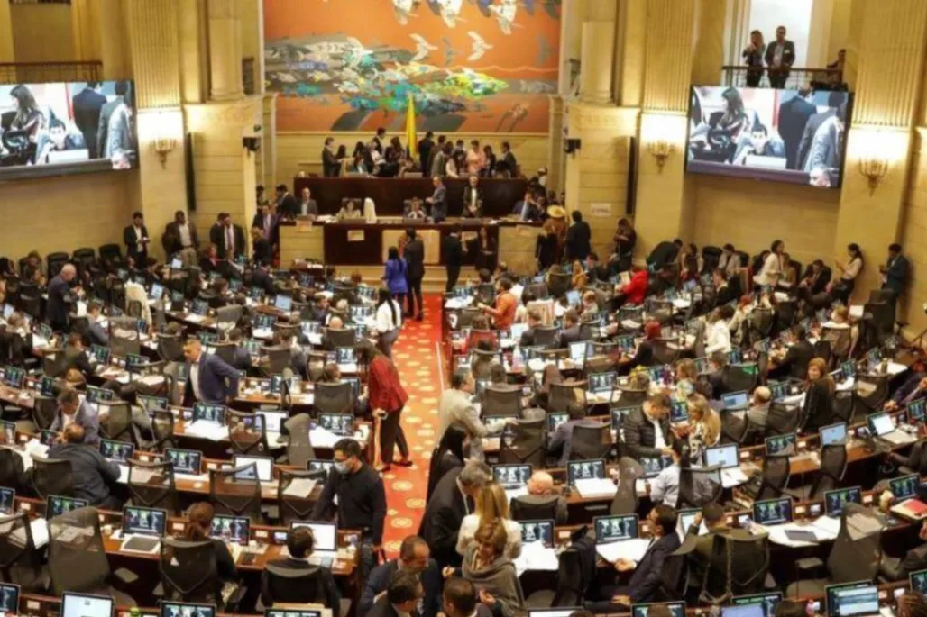 Congreso reduce gastos ¿y el Gobierno?