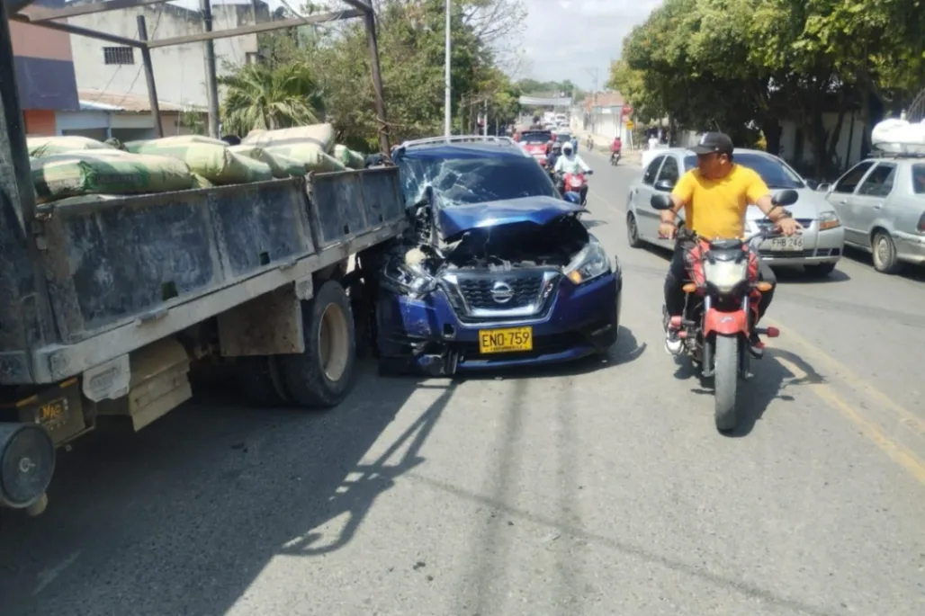 Accidente solo dejó daños materiales