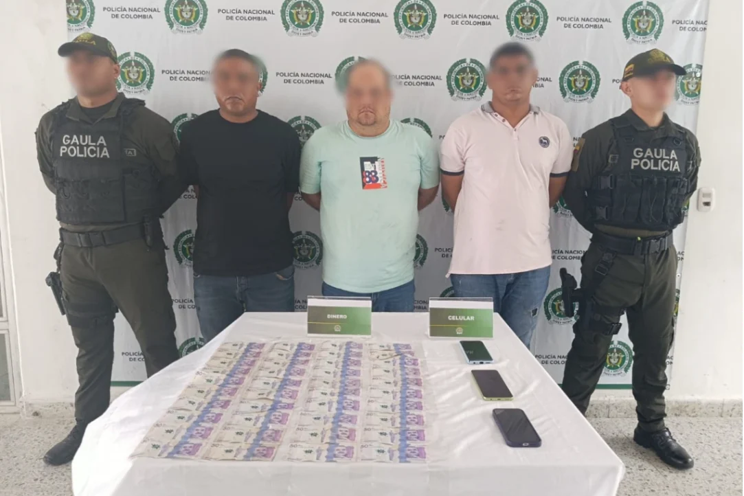 Se los cogieron cobrando la plata de la extorsión