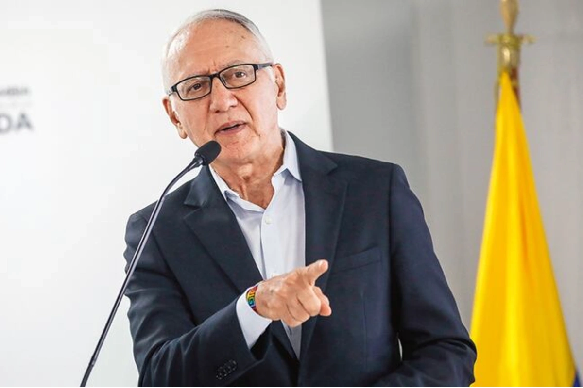 Insólito: MinSalud entregó lanchas en el desierto