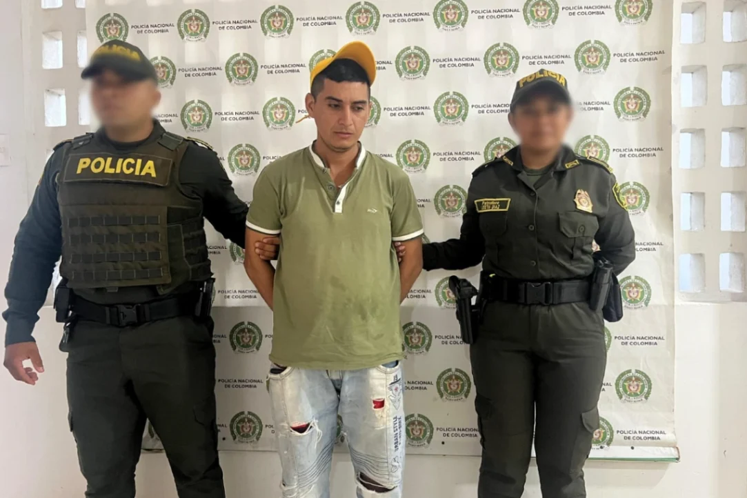 Tenía una orden judicial por violencia intrafamiliar agravada, le habría pegado a su esposa