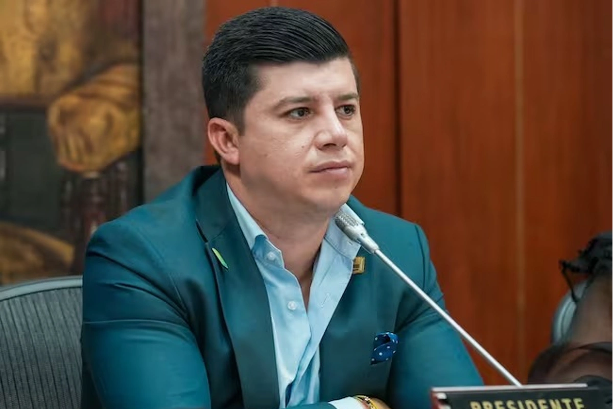 Unidad para las Víctimas: Denuncian contratos exprés para allegados a Petro