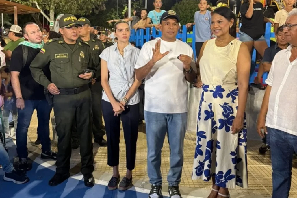 Alcalde Yahir Acuña lanzó piloto comercio las 24 horas