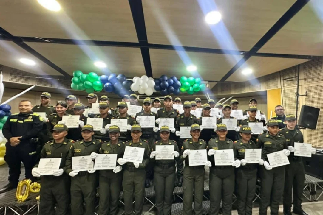 Auxiliares de policía juraron bandera
