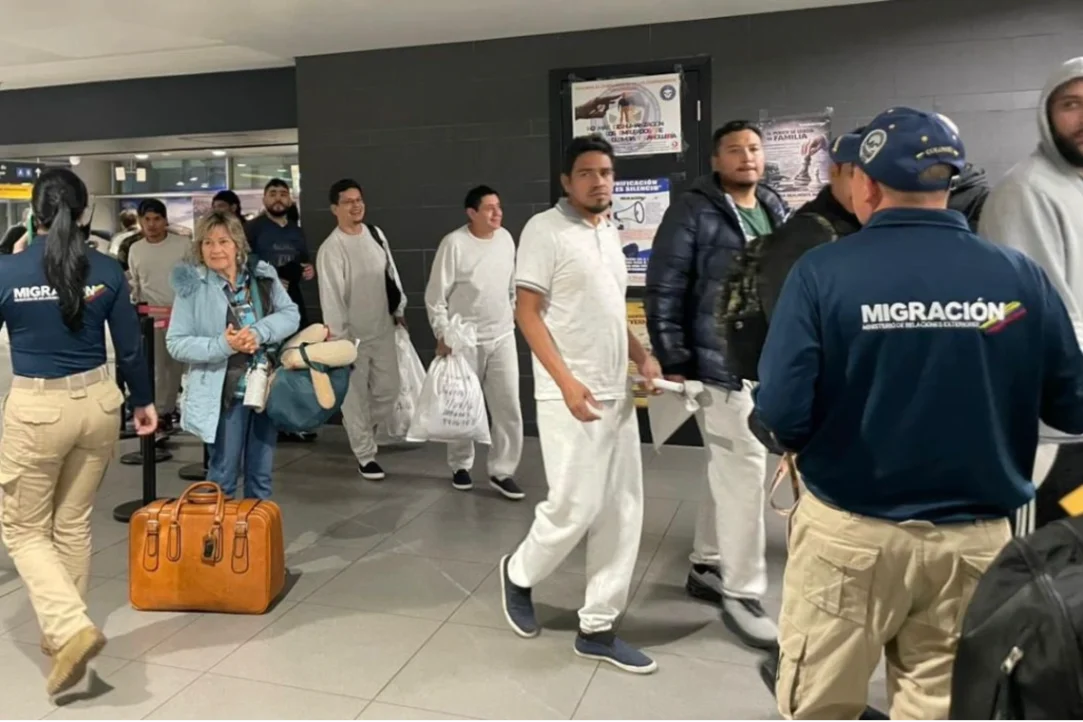 Repatriaciones a contrarreloj, ¿Petro busca quedar bien?